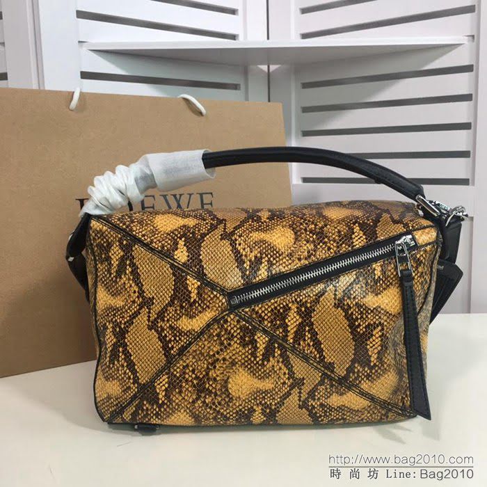 LOEWE羅意威 蛇紋 原單品質 火遍全世界熱銷款 puzzle bag 手提肩背包 6605  jdl1204